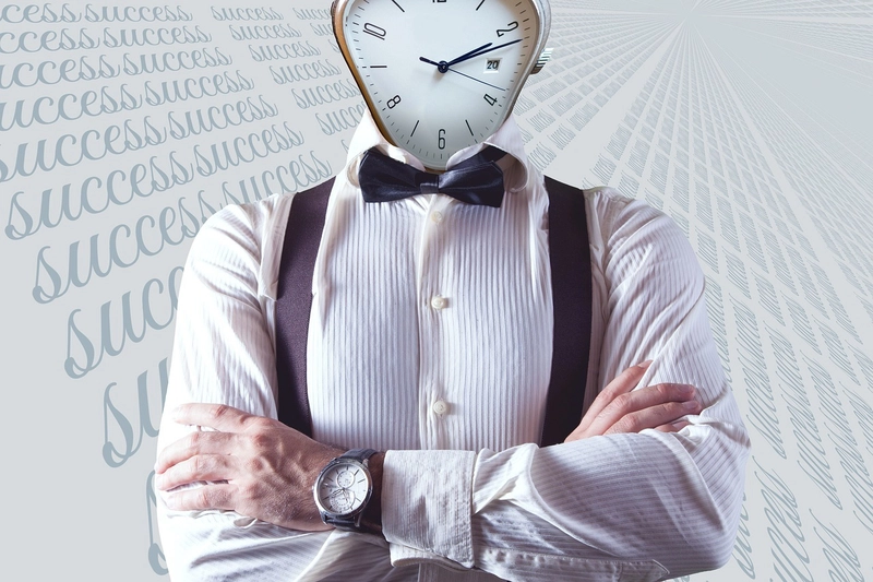 manager clock head
